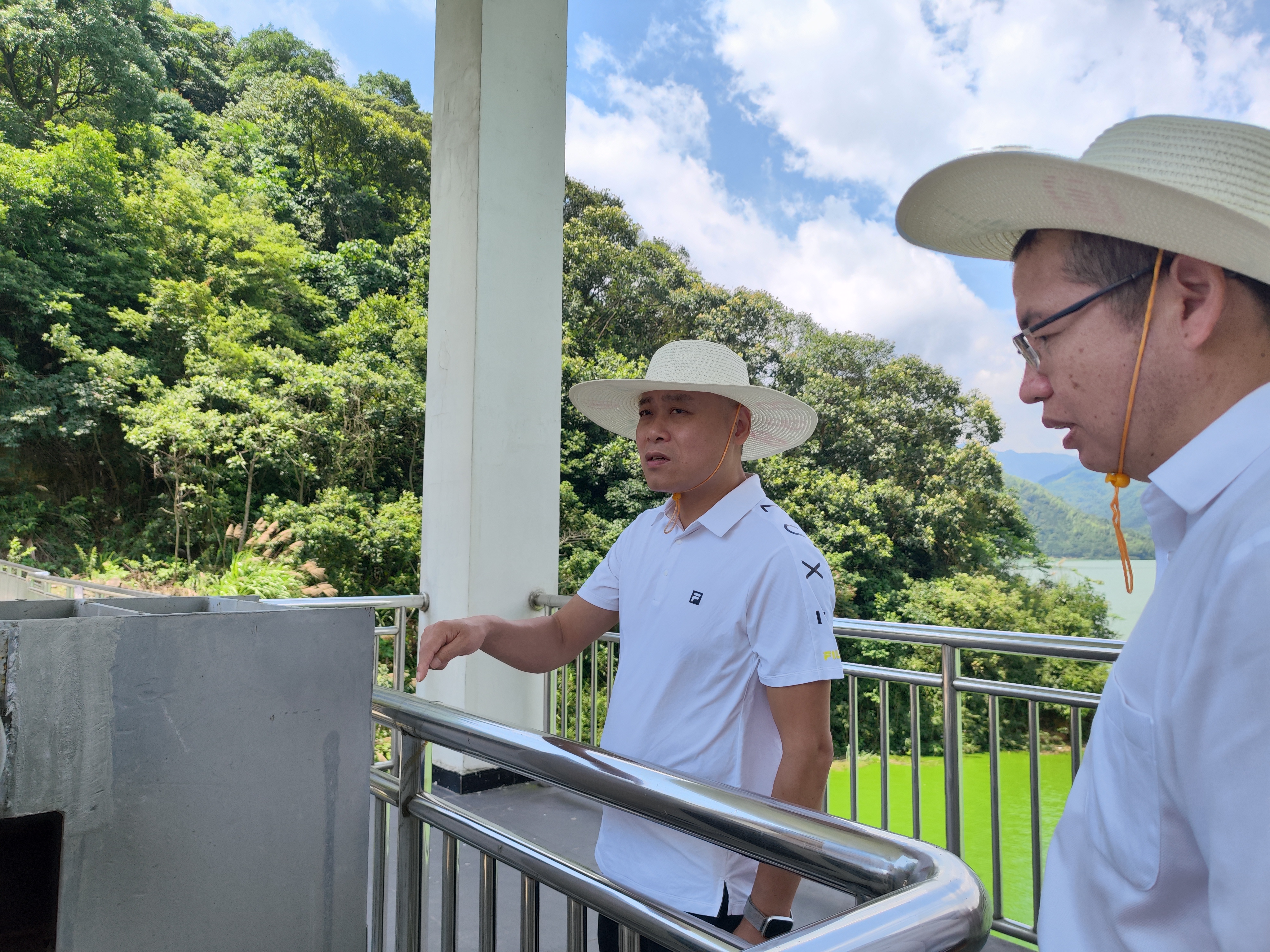 查看官昌水库大坝